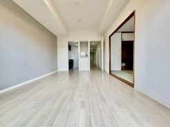 リビングは家具の配置も思いのまま。自由度が高い設計です。
