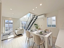 リビングは家具の配置も思いのまま。自由度が高い設計です。
