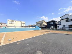 ＪＲ宇都宮線「東大宮」駅東口徒歩３分、提携駐車場もあります。エステート白馬東大宮店までお気軽にお問い合わせください。
