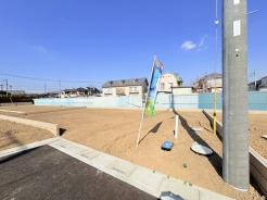 南道路に面した、陽当たり良好な物件です。
