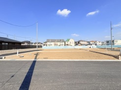 道路は６ｍほどになると駐車の際の停めやすさがかなり違ってきます。
