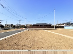ＪＲ宇都宮線「東大宮」駅東口徒歩３分、提携駐車場もあります。エステート白馬東大宮店までお気軽にお問い合わせください。
