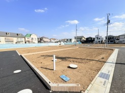 南道路に面した、陽当たり良好な物件です。
