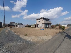 角地につき、開放感に恵まれる住居がここに。
