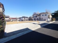 2号地 幅員こそやや狭くても、その分交通量が少なくて安心。
