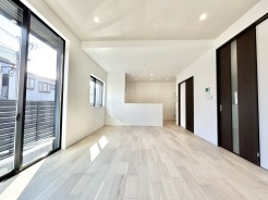 リビングは家具の配置も思いのまま。自由度が高い設計です。