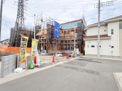 同じグレードで建てられた最寄りの完成物件を、参考にご覧になれます。
