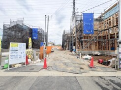 ゆったり駐車スペース、２台可。

