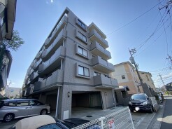 4中旬にリフォーム完了予定の物件です。ウェブや資料からでは得られないヒントがたくさん見つかる完成物件です。
