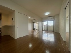 開放感と採光にこだわったＬＤＫ。南向きの角部屋です。
