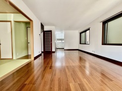リビング空間にこだわりたい方に、見ていただきたい住宅です。
