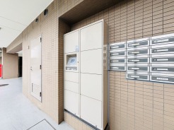 留守がちな世帯でもしっかり受け取れる宅配ボックス。
