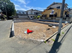 風通し・日当たりに優れる角地。開放感をお楽しみください。
