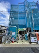 雨で汚れを洗い流す新素材を採用。美観が長く続きます。
