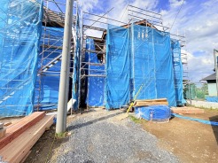久喜駅まで徒歩12分。この距離だと、運動不足も少し解消されるかも。

