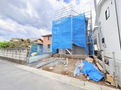 ＪＲ宇都宮線「東大宮」駅東口徒歩３分、提携駐車場もあります。エステート白馬東大宮店までお気軽にお問い合わせください。
