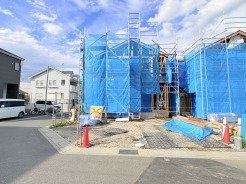4号棟 久喜駅まで徒歩12分。この距離だと、運動不足も少し解消されるかも。
