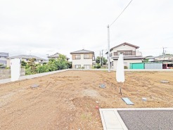 3号地 幹線道路から1本入った現地は、想像以上に静かに感じられます。