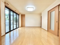 家族が自然に集りそうな広さが魅力。
