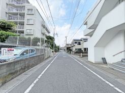 マンション前道路