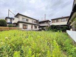 隣家とのゆとりにもこだわりを。広々敷地にご注目ください。
