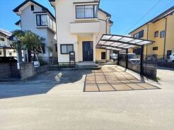 ゆったり駐車スペース、2台可。
