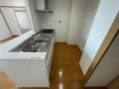 快適な新生活を迎えられそうな、新品のキッチンです。
