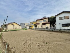 隣家とのゆとりにもこだわりを。広々敷地にご注目ください。
