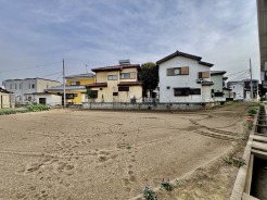 土地を見て、間取りが気になりましたら、すぐに図面を引ける設計士さんをご紹介することも出来ます。ご相談ください。
