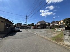 南道路に面した、陽当たり良好な物件です。
