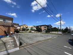 駐車が苦手な方にも嬉しい、前面６ｍ道路。

