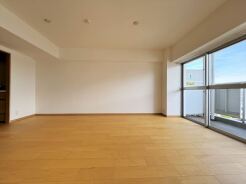 リビングは家具の配置も思いのまま。自由度が高い設計です。
