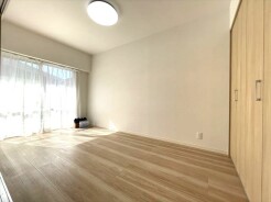 たっぷりの陽光に包まれる明るい住まい。
