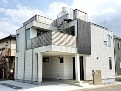 旭化成ホームズ施工のガレージ付き住宅!