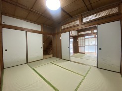 内装リフォーム済みでキレイです。
