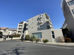 入居中物件ですが、お問合せ頂ければ予定合わせてのご案内が可能です。