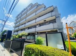 ＪＲ宇都宮線「東大宮」駅東口徒歩３分、提携駐車場もあります。エステート白馬東大宮店までお気軽にお問い合わせください。
