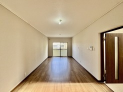 リビングは家具の配置も思いのまま。自由度が高い設計です。
