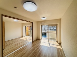 ご家族みんながゆったりくつろげる広々リビング。
