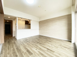 ご家族みんながゆったりくつろげる広々リビング。
