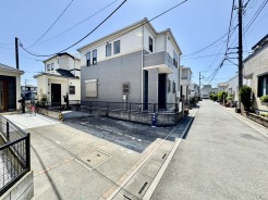 閑静な住宅地で、小さなお子様がいるご家族にも安心。
