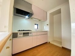 女性は特に気になるキッチン部分。今回、リフォームしました。
