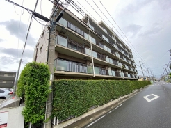 豊春駅が徒歩9分。駅近に住めば、家族そろった朝食タイムがさらに楽しく。
