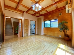 ご家族みんながゆったりくつろげる広々リビング。
