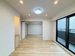 ご家族みんながゆったりくつろげる広々リビング。
