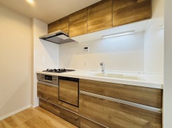 快適な新生活を迎えられそうな、新品のキッチンです。
