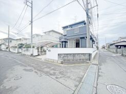 ＪＲ宇都宮線「東大宮」駅東口徒歩３分、提携駐車場もあります。エステート白馬東大宮店までお気軽にお問い合わせください。
