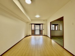 ご家族みんながゆったりくつろげる広々リビング。
