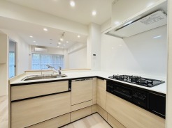 快適な新生活を迎えられそうな、新品のキッチンです。
