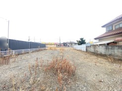 土地を見て、間取りが気になりましたら、すぐに図面を引ける設計士さんをご紹介することも出来ます。ご相談ください。
